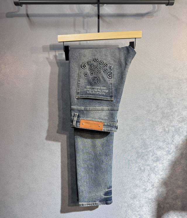 Lv Louis Vuitton Autumn New Arrival Jeans, a best-selling style in boutiques. Ta