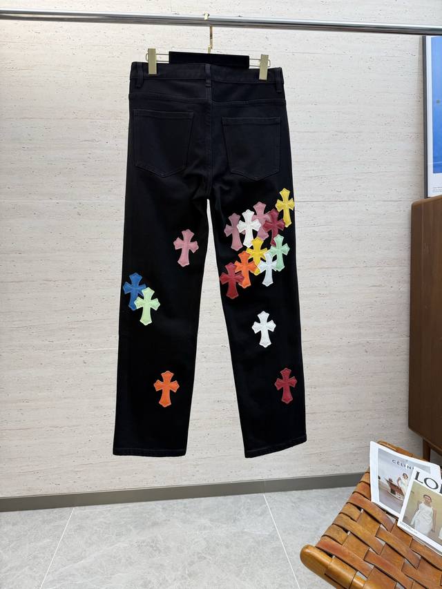 Chr25S Autumn/Winter Men's Straight Leg Jeans. Made of cotton denim, these jeans