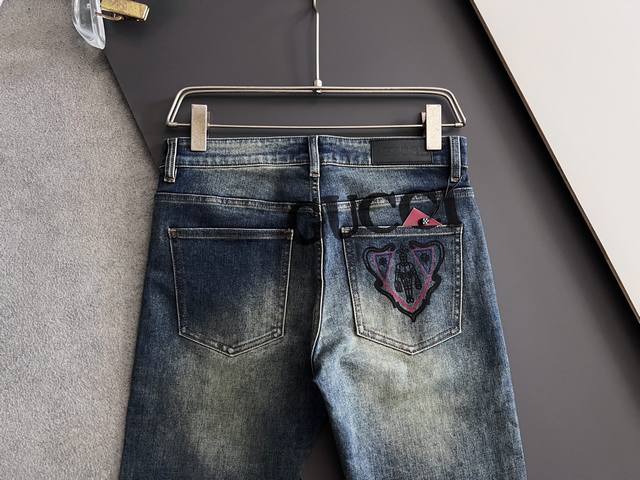 Gucc*, Heavy-duty washed casual jeans, made with imported original washed stretc