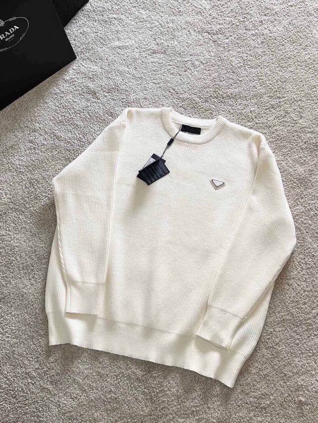 Prada Triangle Logo Long-Sleeve Sweater High-end custom sweater, especially bea