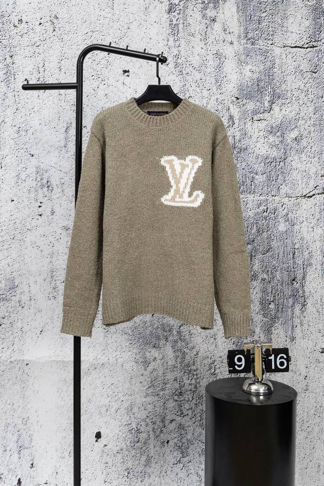 Louis Vuitton Fall/Winter 2025 New Mirrored Double-Sided Intarsia Large Logo Kni