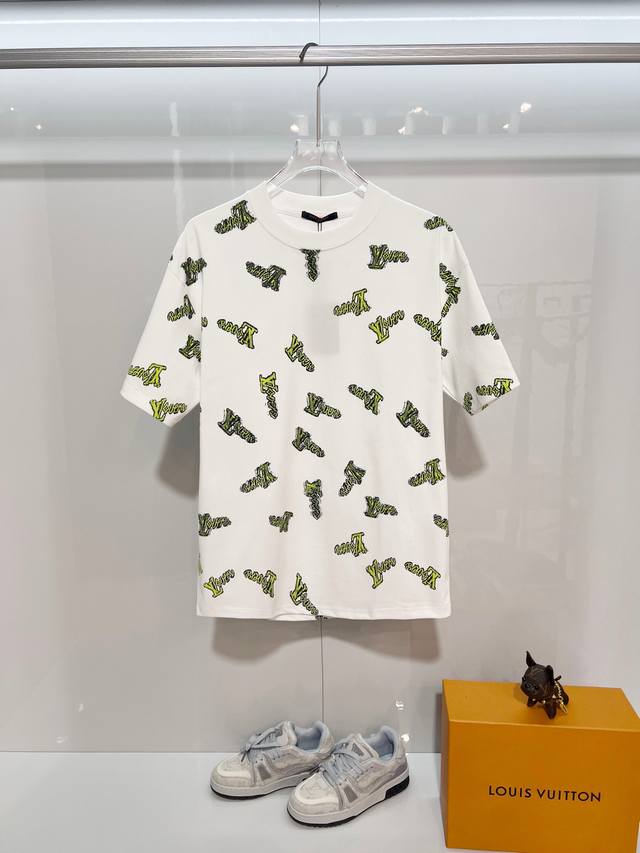 Louis Vuitton (LV) All-over graffiti logo unisex short-sleeved T-shirt. Custom 3