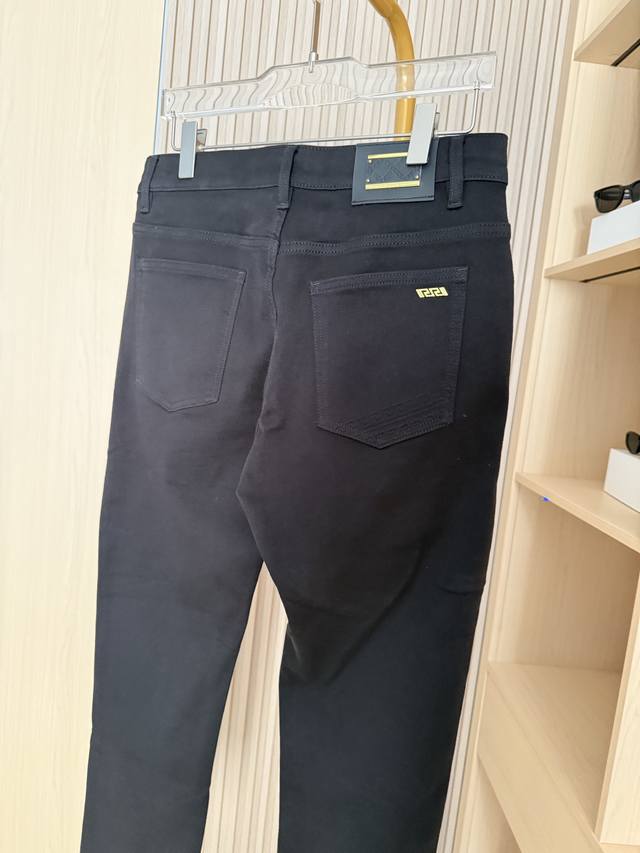 Fendi - 2025 New Arrival Jeans! Made from high-quality fabric, these jeans are d