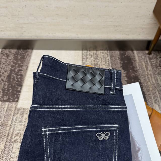 Bv25S Men's Straight Leg Jeans for Spring and Autumn. Made from cotton denim, th