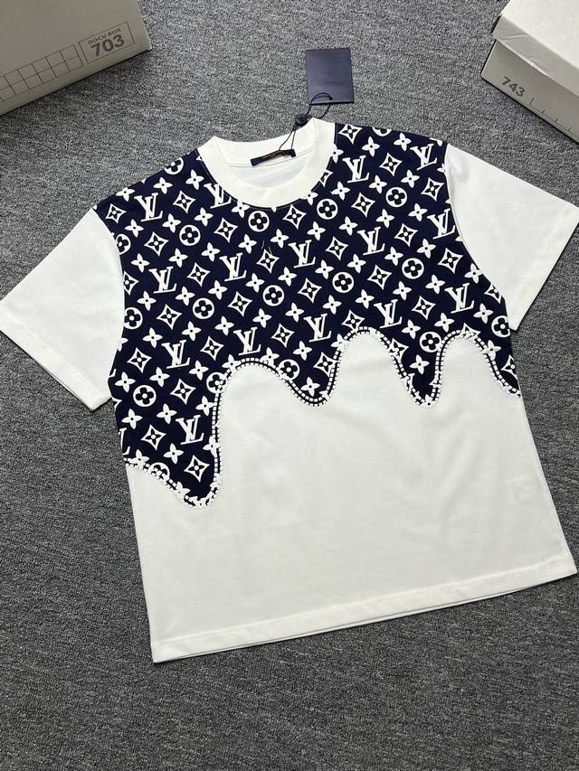Lv Short-sleeved T-shirt Colors: Black, White Process: Foam Printing Sizes: Xs-L