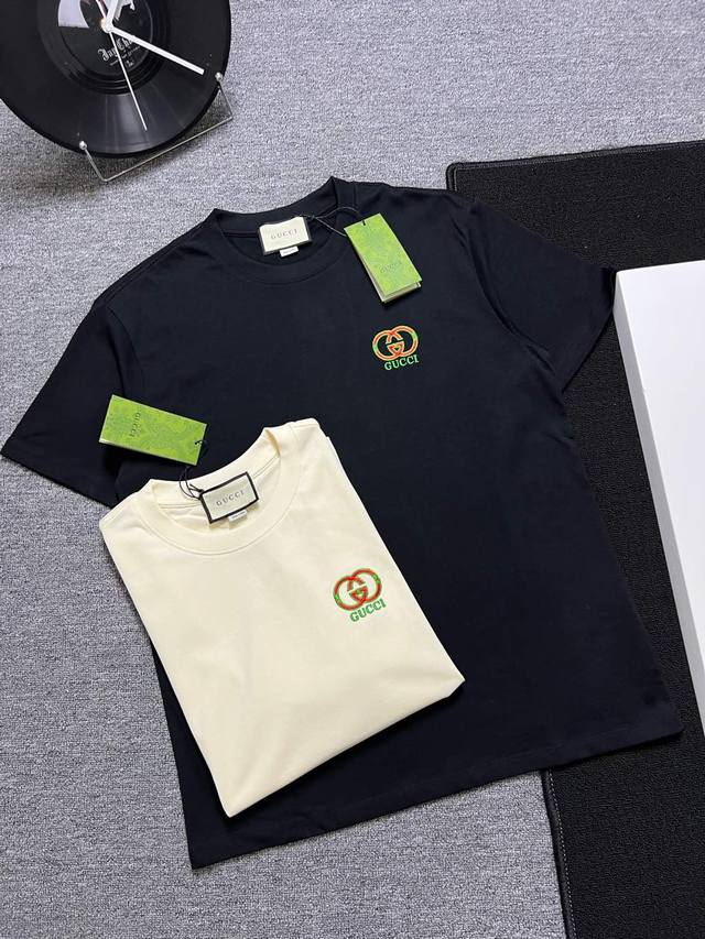 Gucci Short-Sleeve T-Shirt Craftsmanship: Embroidery Colors: Black, White Sizes: