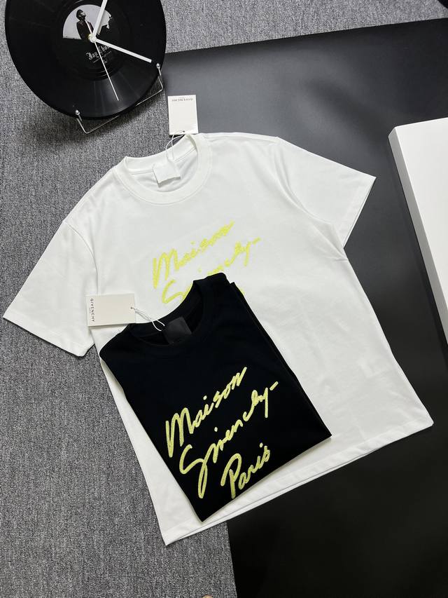 Givenchy Short-Sleeve T-Shirt Craftsmanship: Embroidery Colors: Black, White Siz