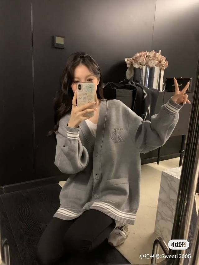 New Arrival! Style Number: G510 Calvin Klein CK New Simple V-Neck Knit Cardigan,