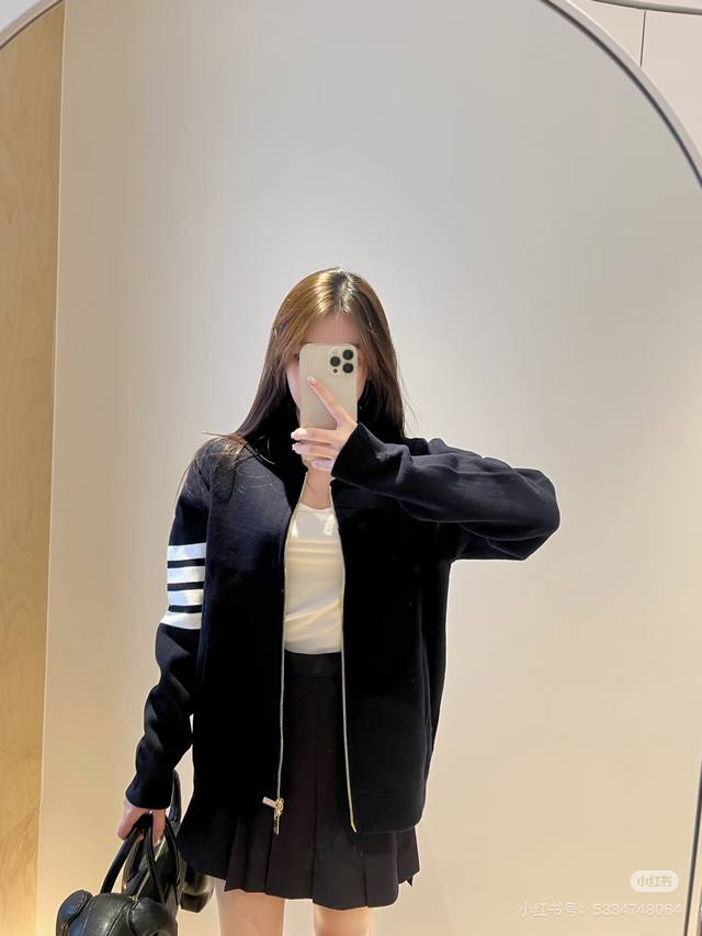 New Arrival! Style Number: G509 Thom Browne Classic Four-Stripe Knit Cardigan Sw