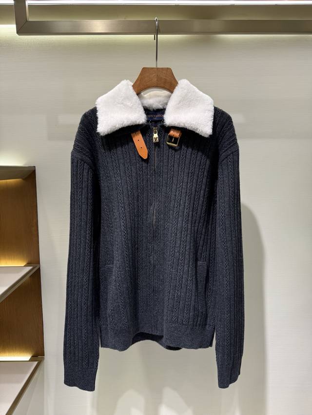 Lv Cashmere & Sheep Wool Blend Belt Jacket This dark-colored zip-up belt jacket