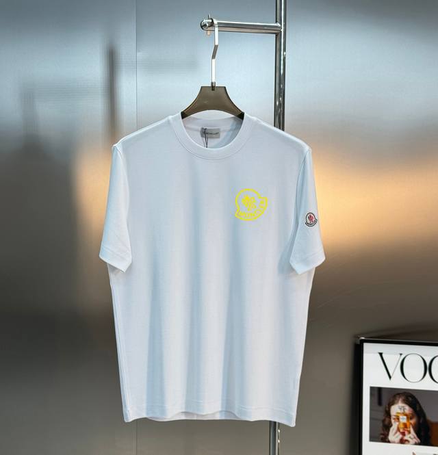 Moncler 25S New Crew Neck T-Shirt. OEM Production!! This base layer shirt uses