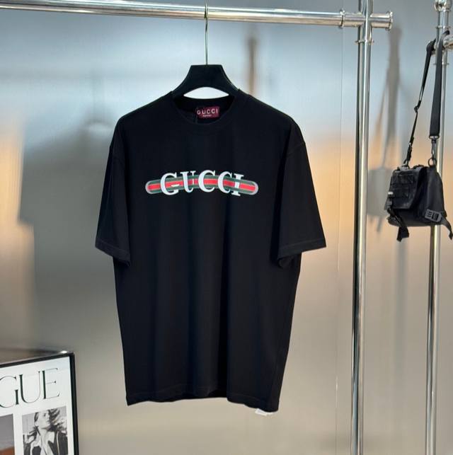 Gucci 2025 New Crew Neck T-Shirt. Unisex