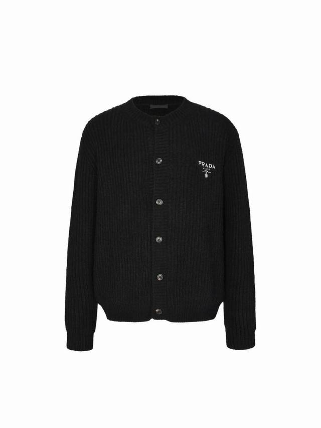 Prada 23Fw Autumn/Winter New Wool Knit Cardigan This sweater features embroider