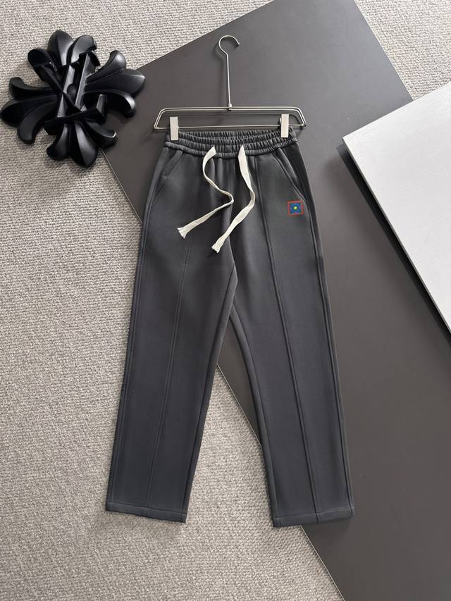 2-3 day shipping. Louis Vuitton exclusive first release of 25Ss Autumn/Winter n