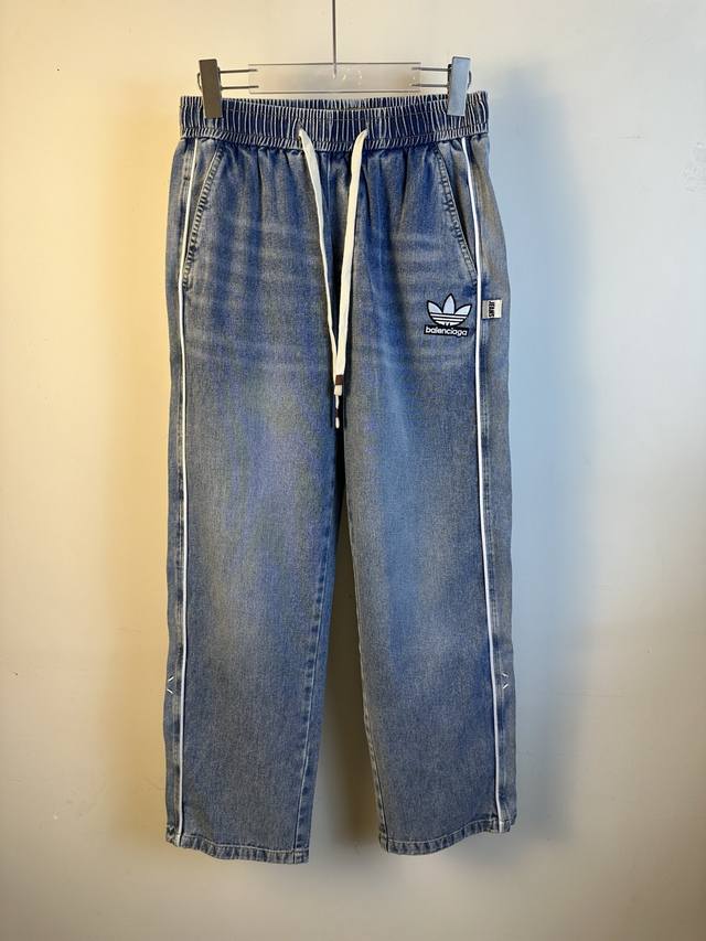 Paris 2025 Fall/Winter Loose-fitting Wide-leg Jeans, Straight Leg Pants. A must