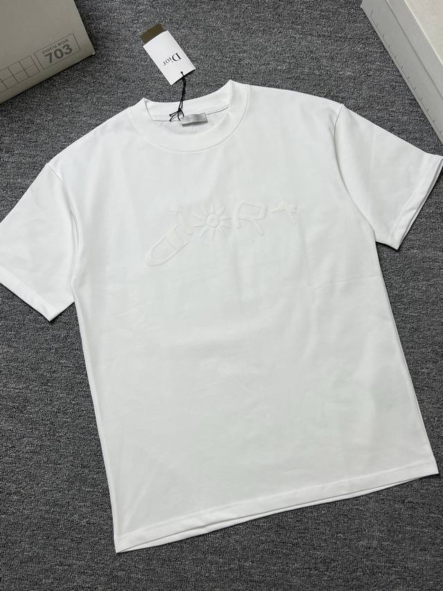 Dior Short-Sleeve T-Shirt Colors: Black, White Sizes: S-XL Process: Foam Printin