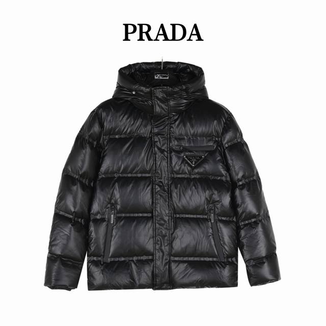 prada 24Fw New Triangle Logo Hooded Down Jacket ( ) This full-figured down jacke