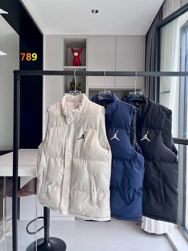 Jordan Vest Jordan cotton vest, the trendiest vest this winter! Hurry up and gr