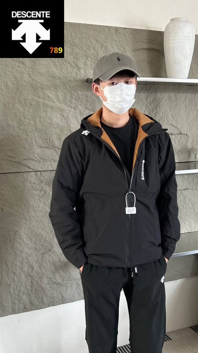 Descente Outdoor Workwear Jacket, Sports and Casual Down Cotton Jacket! This jac