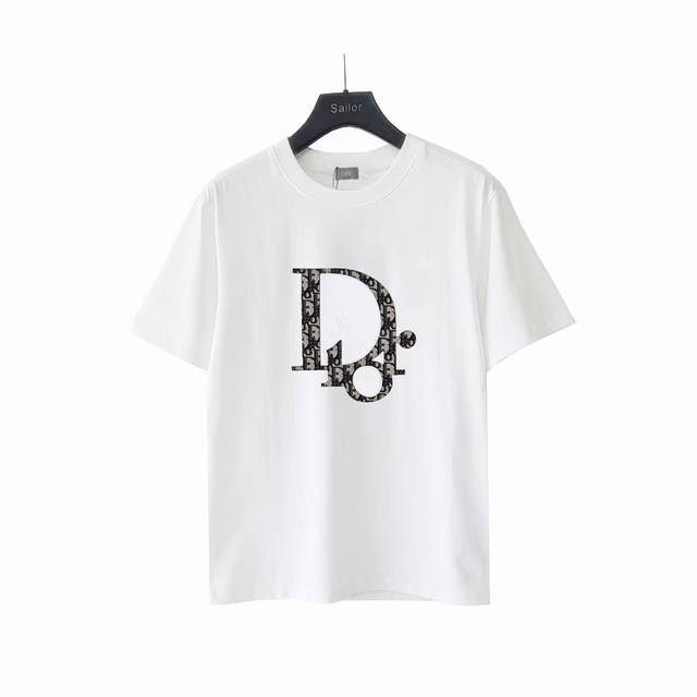 Real shot details + size chart. Dior logo embroidered short-sleeved T-shirt with
