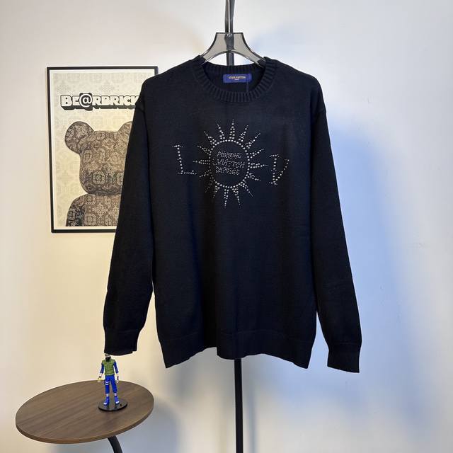 Style No.: D112 Louis Vuitton Sunbeaded Wool Pullover Description: Woolen with
