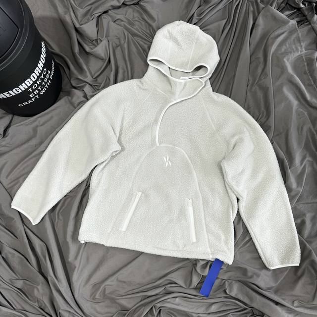 Ins niche designer functional masked dirty fleece hooded jacket. Sizes: S (Chest