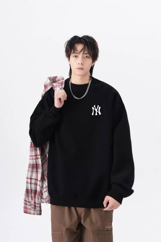 Heavyweight embroidery available! Also available in a fleece-lined version +10.