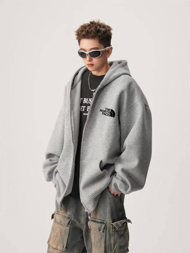 Heavyweight embroidery! Also available in a fleece-lined version +10. The North