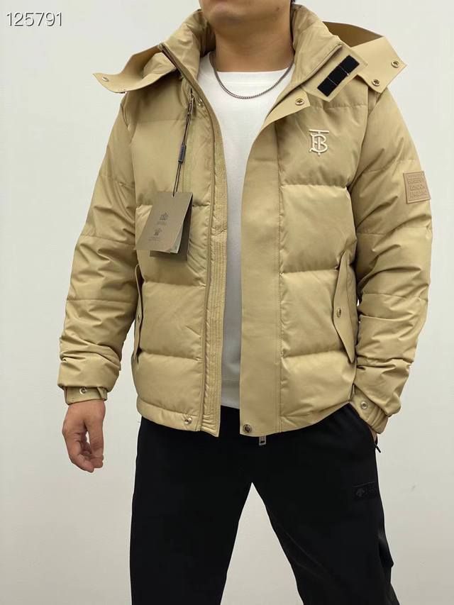 New Arrival Model Photos High Quality The King of Feathers Arrives! Burberry Men