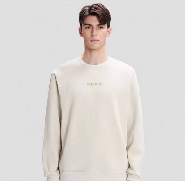 New Arrival Model Photos Descente Men's Fleece-Lined Pullover Hoodie! Same Style