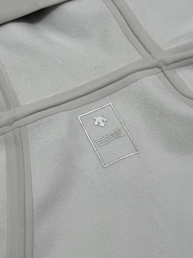 New Arrival Details Descente 2025 Autumn/Winter New Men's Top-Tier Softshell Out