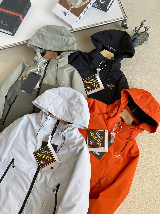 New Arrival Details High-Quality Lightweight Hardshell Outdoor Jacket! Arc'teryx