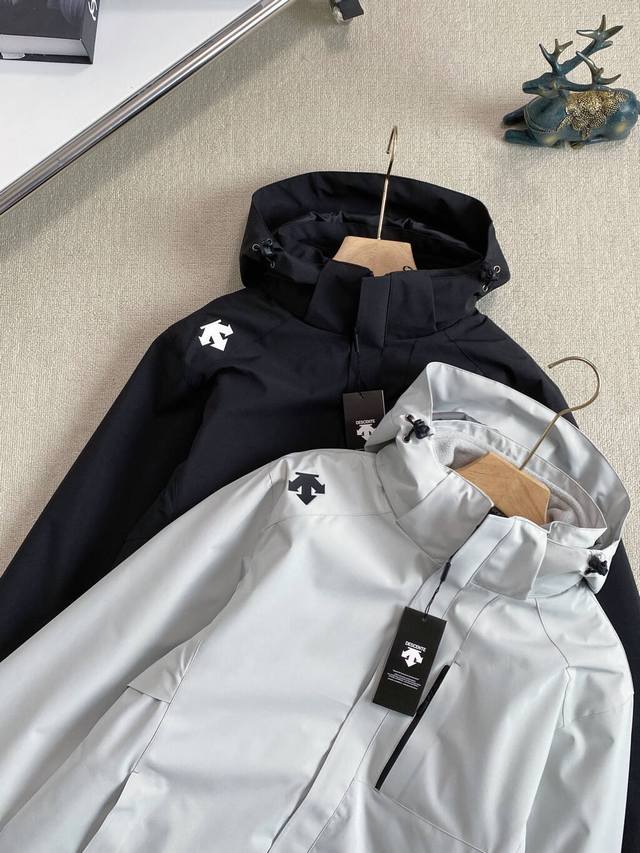 New Arrival Details High-Quality Descente 24Ss 3-in-1 Waterproof Jacket! Unisex!