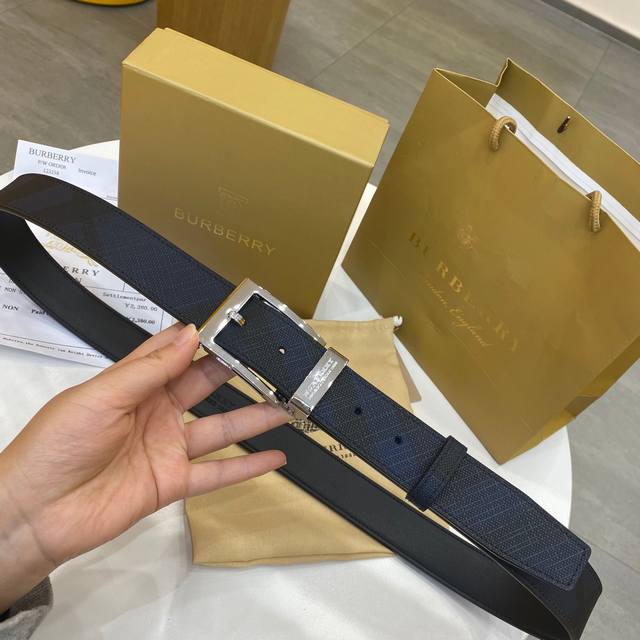Hot Selling Item with Full Boutique Gift Box Packaging: Burberry Classic Twill B