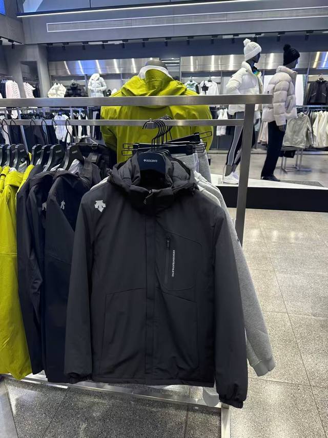 Descente 2025 Autumn/Winter New Arrival! Men's Outdoor Sports Casual Commuter Wa