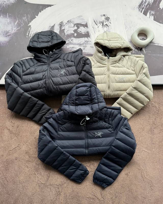 Arc'teryx Thick Fleece-Lined Cotton Jacket, Unisex Style. Suitable for Northern