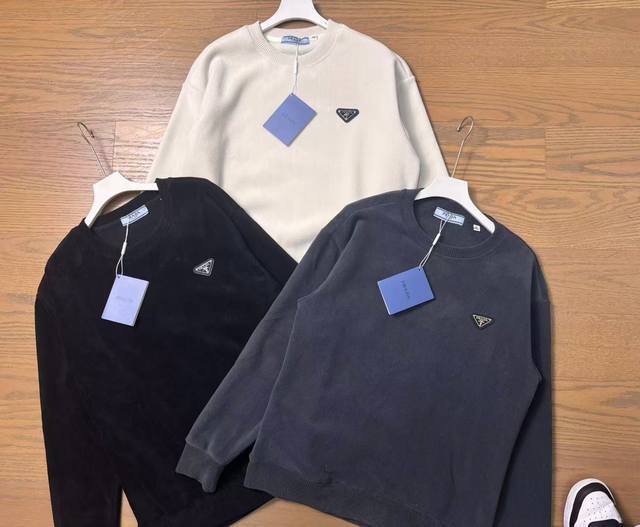 Prada Fleece Couple Crew Neck Sweatshirt! This sweatshirt is made from premium