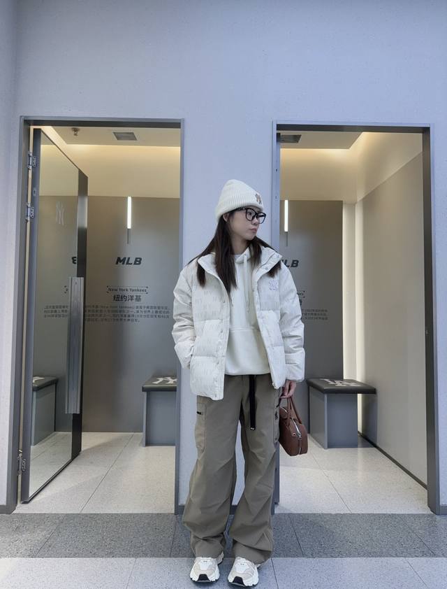 25 Winter All-over Monogram Mlb Unisex Retro Monogram Down Jacket Design Concept