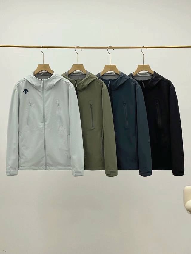 Descente Autumn Outdoor Hooded Jacket! Outdoor enthusiasts and those who love a