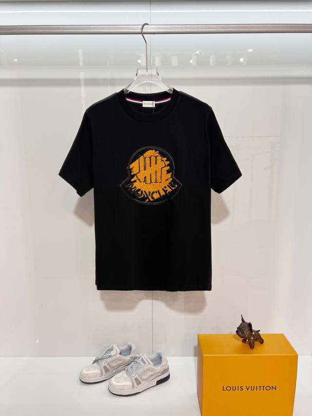 Moncler 300g 100% Cotton Crew Neck Short Sleeve T-Shirt. Features classic brand