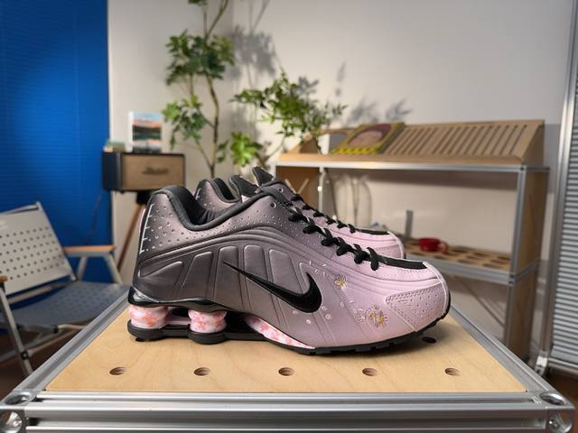 Nike Shox R4 Floral Soft, Comfortable, Breathable, Supportive Low-Top Casual Ru