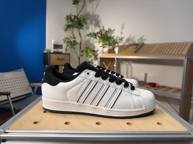 Adidas Originals Superstar 2 Comfortable and Soft Sneakers, Unisex. Sizes: 35 36