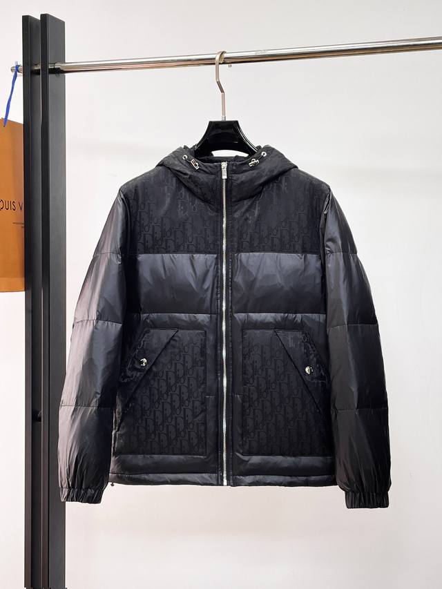 Dior 2026 Fall/Winter New Down Jacket. This is touted as the most expensive down