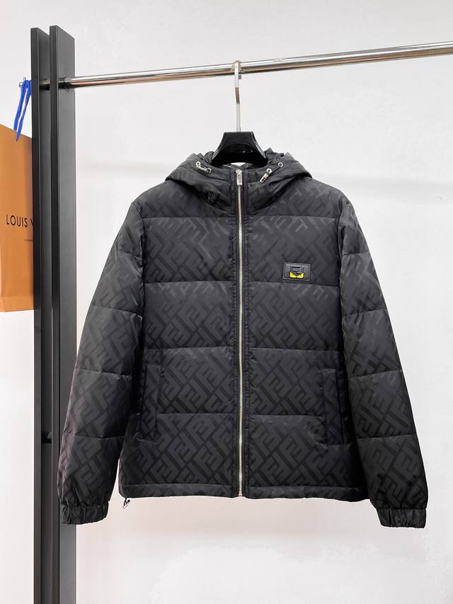 Fendi 2026 Autumn/Winter New Down Jacket. This is touted as the most expensive d