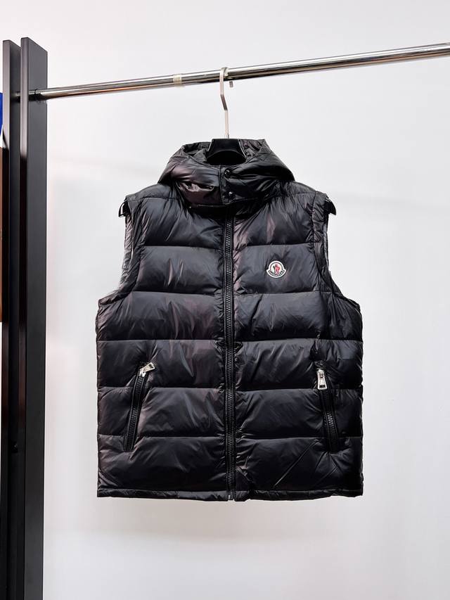 Moncler 2025 Autumn/Winter New Down Vest. This vest is touted as the most expen