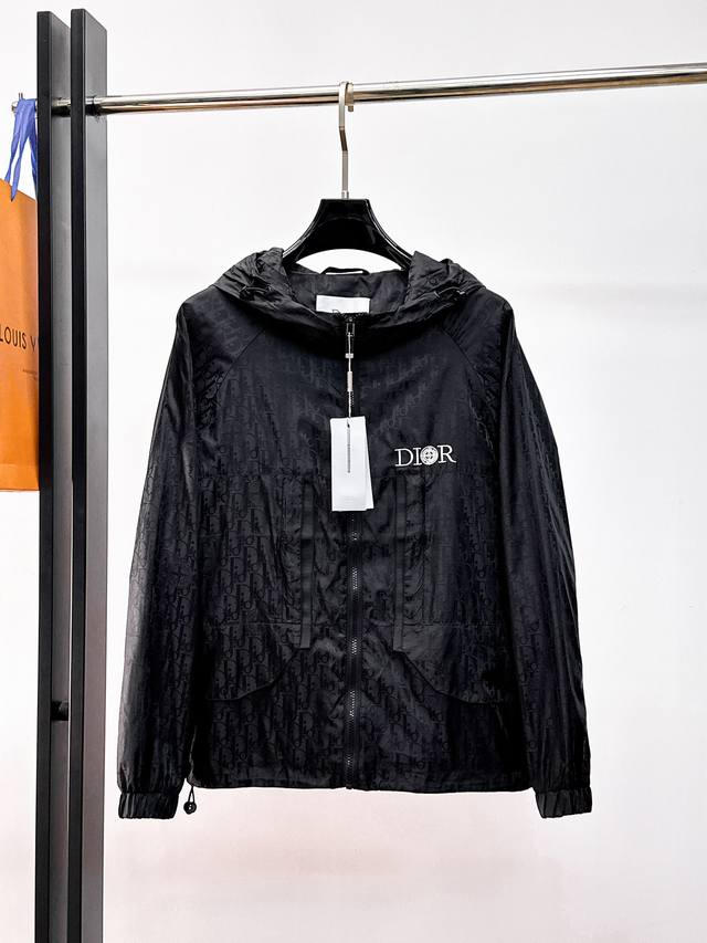 Dior 2026 Spring New Arrival Jacket. A runway piece in perfect condition, comfo