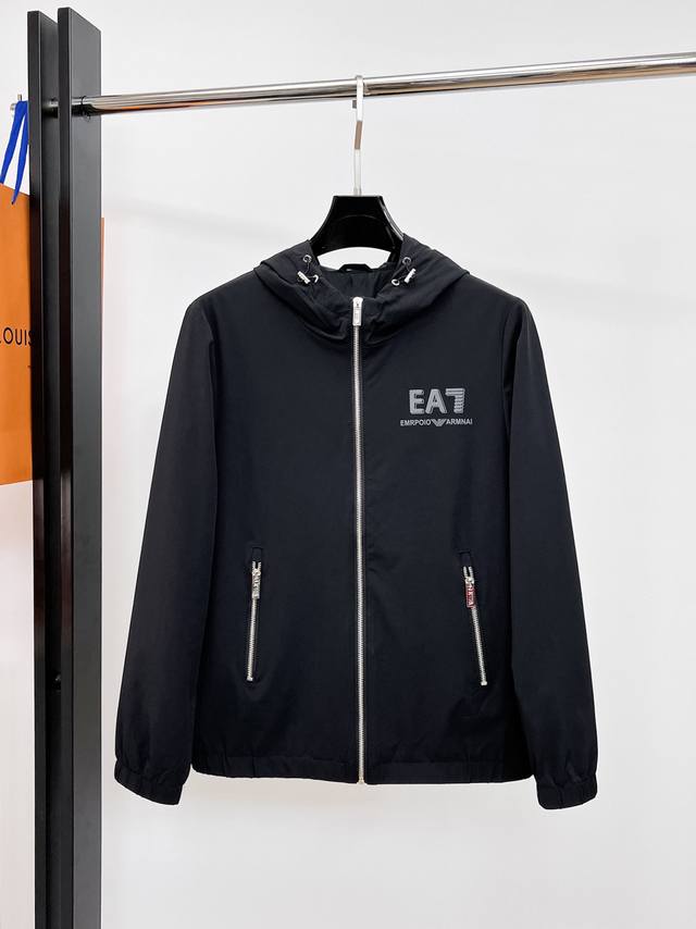 Armani 2026 Spring New Arrival Jacket. A runway piece in perfect condition, com