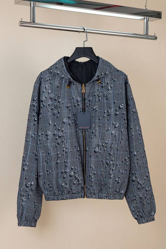 Zp Exclusive Supply] Front View: Louis Vuitton Reversible Hooded Raindrop Print