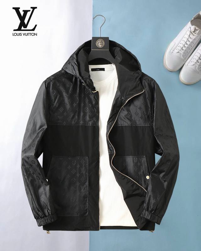 Lv Reversible jacket, new spring 2026 style. A runway piece in perfect condition