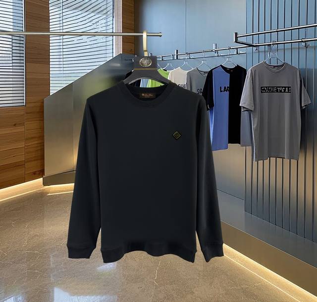 High-quality hoodie, long-term stock available. Made with 440G heavyweight fabr